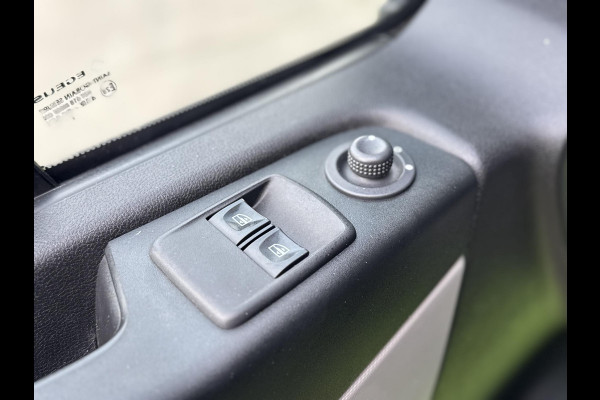 Renault Trafic 1.6 dCi T29 L2H1 DC Comfort Energy DUBBEL CABINE / AIRCO / CRUISE CONTROLE / NAVI / TREKHAAK