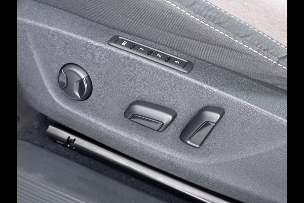 Škoda ENYAQ iV 80 Pano-Dak Adap.Cruise Trekhaak 360°Camera Elek.Stoelen+Memory+Verwarmd Apple Carplay Android Head-Up Display Led Stuur+Achterbankverwarming Elek.Achterklep Keyless advanced SOH 92% Zeer compleet! 1.000kg trekvermogen! 3-fase-11kw-thuisladen