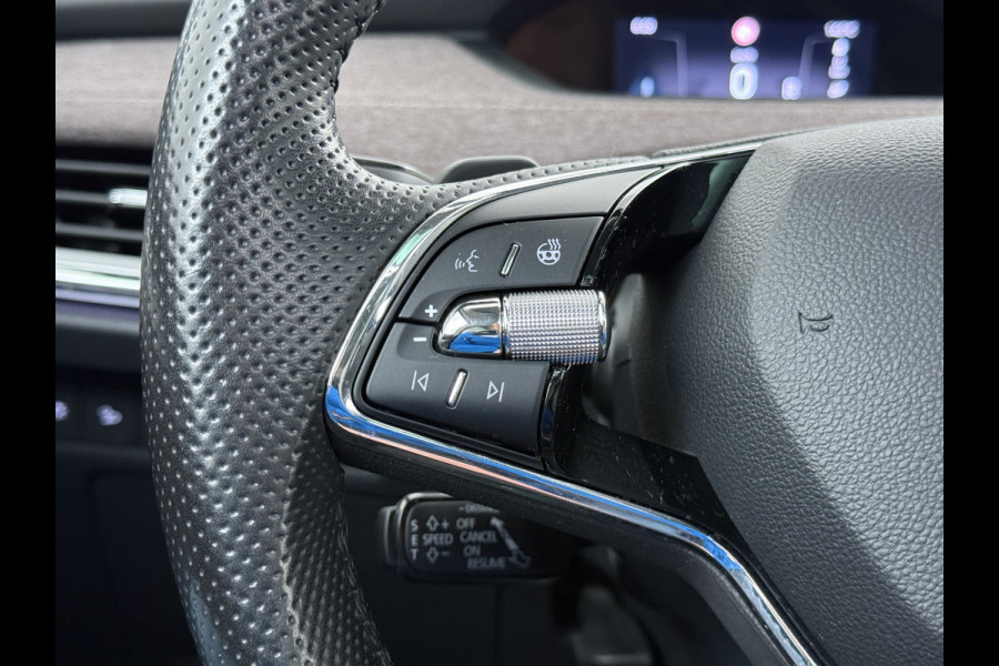 Škoda ENYAQ iV 80 Pano-Dak Adap.Cruise Trekhaak 360°Camera Elek.Stoelen+Memory+Verwarmd Apple Carplay Android Head-Up Display Led Stuur+Achterbankverwarming Elek.Achterklep Keyless advanced SOH 92% Zeer compleet! 1.000kg trekvermogen! 3-fase-11kw-thuisladen