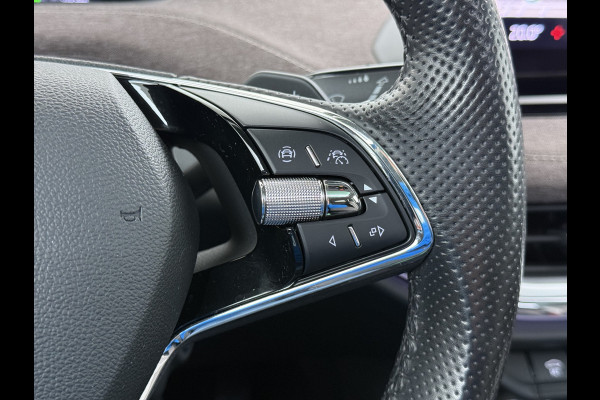 Škoda ENYAQ iV 80 Pano-Dak Adap.Cruise Trekhaak 360°Camera Elek.Stoelen+Memory+Verwarmd Apple Carplay Android Head-Up Display Led Stuur+Achterbankverwarming Elek.Achterklep Keyless advanced SOH 92% Zeer compleet! 1.000kg trekvermogen! 3-fase-11kw-thuisladen
