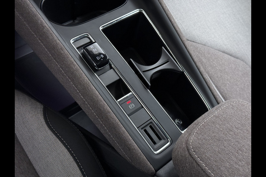 Škoda ENYAQ iV 80 Pano-Dak Adap.Cruise Trekhaak 360°Camera Elek.Stoelen+Memory+Verwarmd Apple Carplay Android Head-Up Display Led Stuur+Achterbankverwarming Elek.Achterklep Keyless advanced SOH 92% Zeer compleet! 1.000kg trekvermogen! 3-fase-11kw-thuisladen