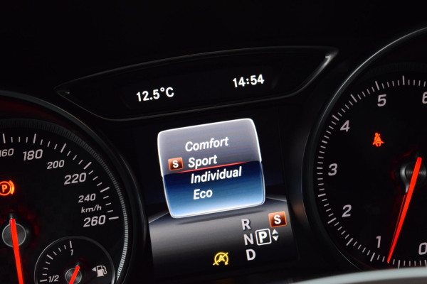 Mercedes-Benz A-Klasse 180 Bus.Solution AMG|Cam.|Carplay|Stoelverwarm.