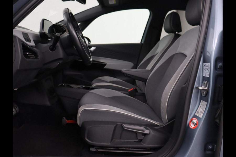 Volkswagen ID.3 Business 58 kWh | Trekhaak | Stoel & stuurverwarming | Matrix LED | Carplay | Camera | Adaptive cruise | Keyless | Navigatie | Parkeerhulp | Bluetooth