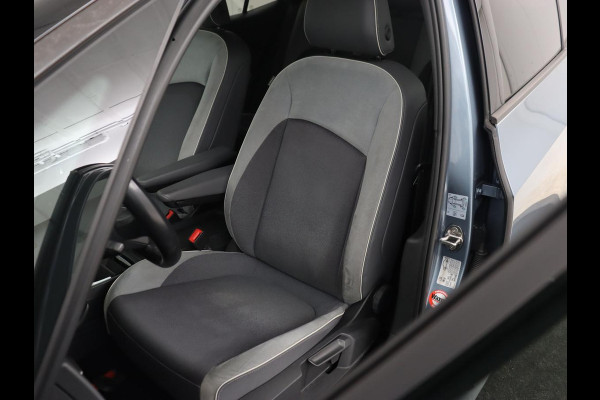 Volkswagen ID.3 Business 58 kWh | Trekhaak | Stoel & stuurverwarming | Matrix LED | Carplay | Camera | Adaptive cruise | Keyless | Navigatie | Parkeerhulp | Bluetooth