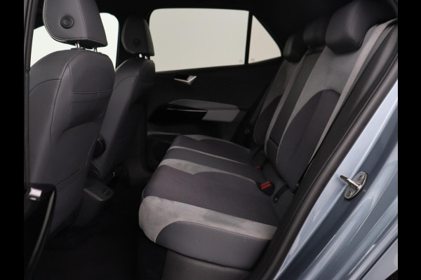 Volkswagen ID.3 Business 58 kWh | Trekhaak | Stoel & stuurverwarming | Matrix LED | Carplay | Camera | Adaptive cruise | Keyless | Navigatie | Parkeerhulp | Bluetooth