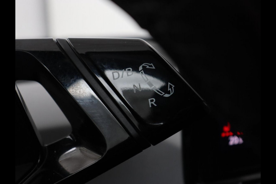 Volkswagen ID.3 Business 58 kWh | Trekhaak | Stoel & stuurverwarming | Matrix LED | Carplay | Camera | Adaptive cruise | Keyless | Navigatie | Parkeerhulp | Bluetooth