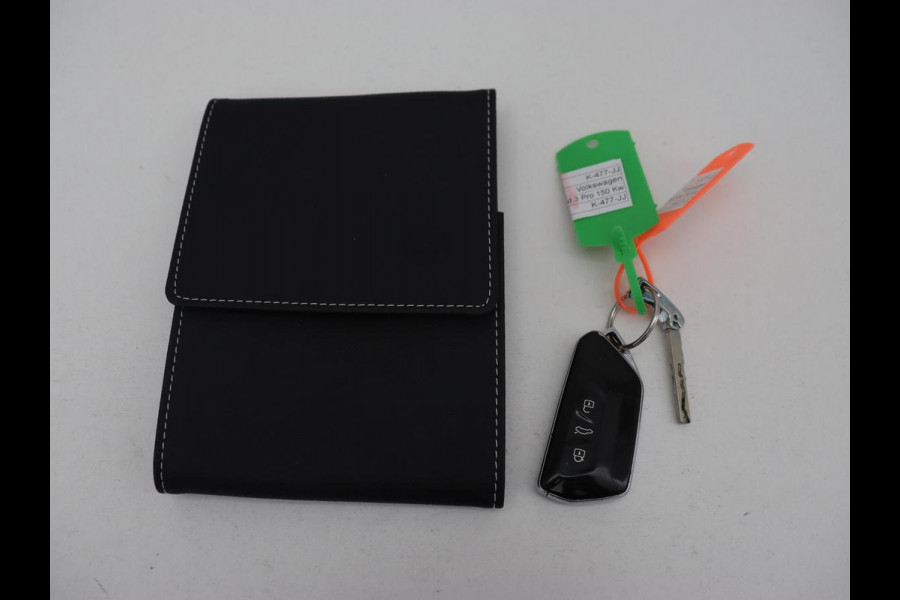 Volkswagen ID.3 Business 58 kWh | Trekhaak | Stoel & stuurverwarming | Matrix LED | Carplay | Camera | Adaptive cruise | Keyless | Navigatie | Parkeerhulp | Bluetooth