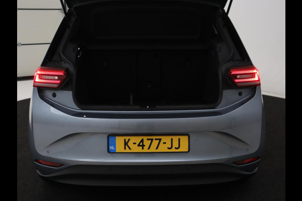 Volkswagen ID.3 Business 58 kWh | Trekhaak | Stoel & stuurverwarming | Matrix LED | Carplay | Camera | Adaptive cruise | Keyless | Navigatie | Parkeerhulp | Bluetooth
