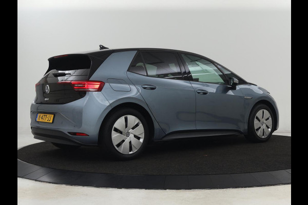 Volkswagen ID.3 Business 58 kWh | Trekhaak | Stoel & stuurverwarming | Matrix LED | Carplay | Camera | Adaptive cruise | Keyless | Navigatie | Parkeerhulp | Bluetooth