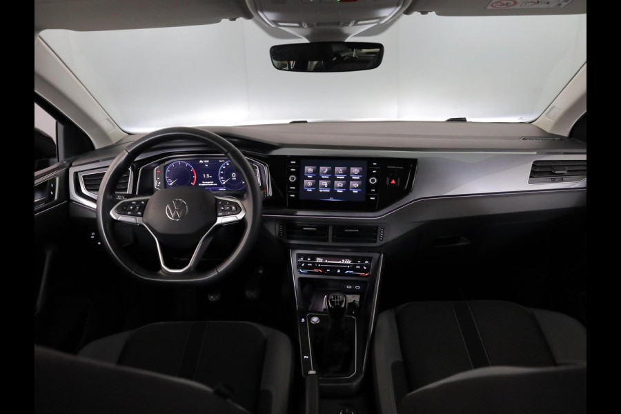 Volkswagen Polo 1.0 TSI Style 95 pk | Navigatie via App | Parkeersensoren | Achteruitrijcamera | Keyless | Stoelverwarming |