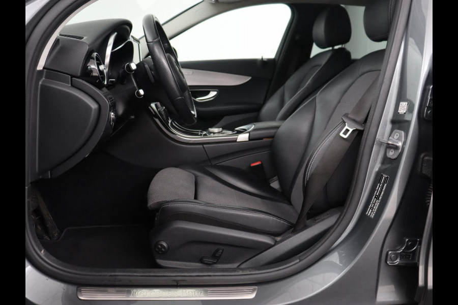 Mercedes-Benz C-Klasse 180 Business Solution | Stoelverwarming | Trekhaak | Camera | Navigatie | Park Assist | Half leder | Climate control | Full LED | Cruise control | Dodehoek detectie