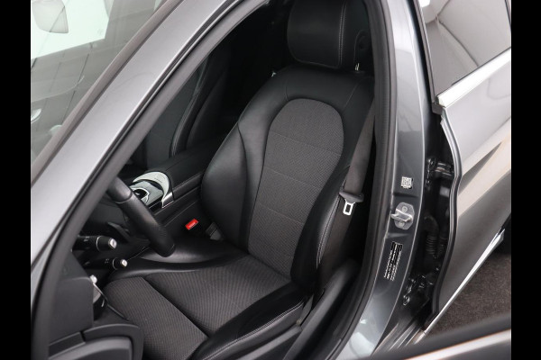 Mercedes-Benz C-Klasse 180 Business Solution | Stoelverwarming | Trekhaak | Camera | Navigatie | Park Assist | Half leder | Climate control | Full LED | Cruise control | Dodehoek detectie