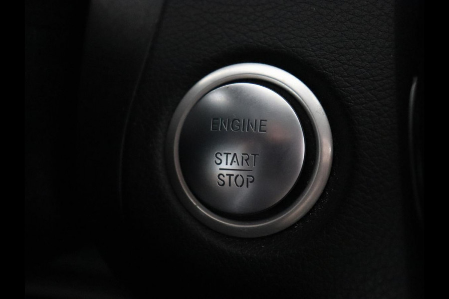 Mercedes-Benz C-Klasse 180 Business Solution | Stoelverwarming | Trekhaak | Camera | Navigatie | Park Assist | Half leder | Climate control | Full LED | Cruise control | Dodehoek detectie