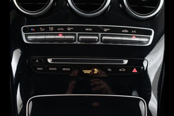 Mercedes-Benz C-Klasse 180 Business Solution | Stoelverwarming | Trekhaak | Camera | Navigatie | Park Assist | Half leder | Climate control | Full LED | Cruise control | Dodehoek detectie