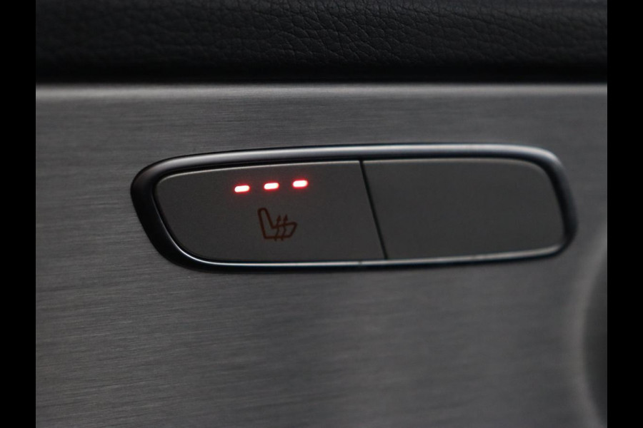Mercedes-Benz C-Klasse 180 Business Solution | Stoelverwarming | Trekhaak | Camera | Navigatie | Park Assist | Half leder | Climate control | Full LED | Cruise control | Dodehoek detectie
