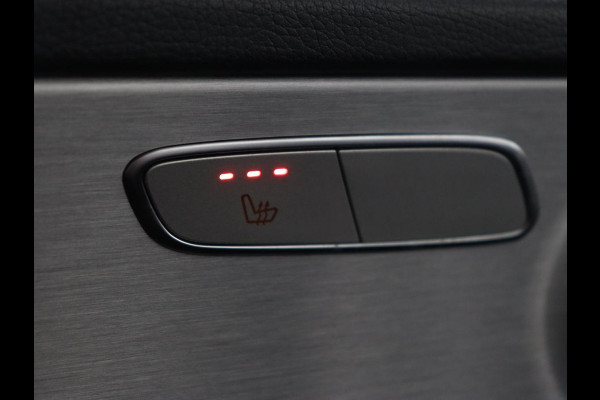 Mercedes-Benz C-Klasse 180 Business Solution | Stoelverwarming | Trekhaak | Camera | Navigatie | Park Assist | Half leder | Climate control | Full LED | Cruise control | Dodehoek detectie