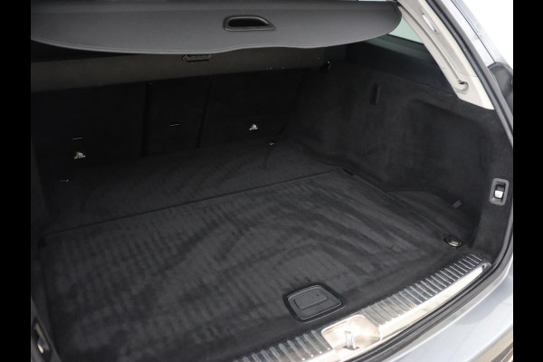 Mercedes-Benz C-Klasse 180 Business Solution | Stoelverwarming | Trekhaak | Camera | Navigatie | Park Assist | Half leder | Climate control | Full LED | Cruise control | Dodehoek detectie