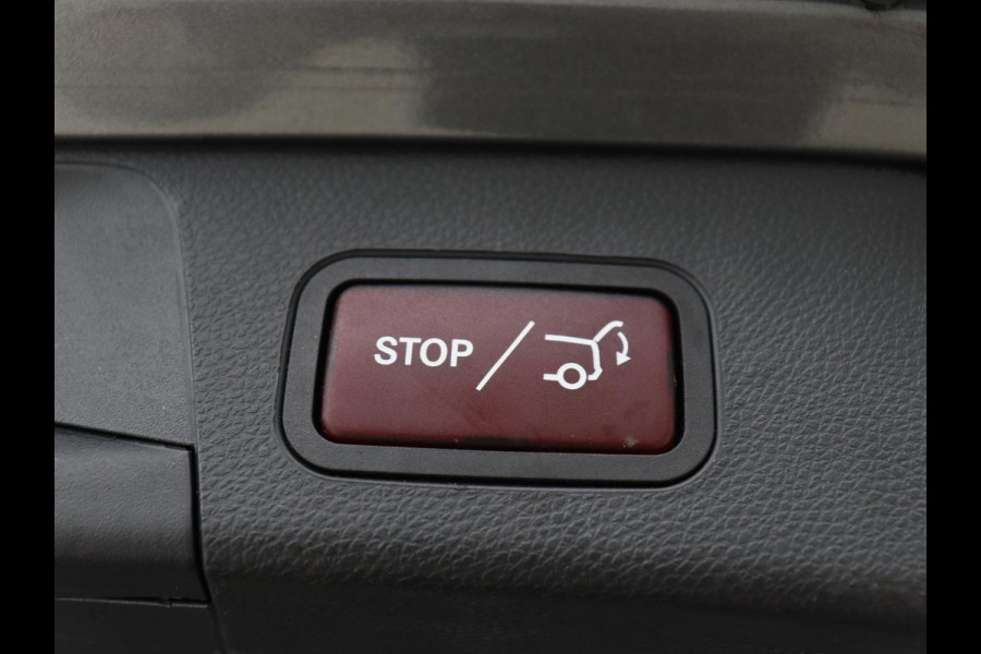 Mercedes-Benz C-Klasse 180 Business Solution | Stoelverwarming | Trekhaak | Camera | Navigatie | Park Assist | Half leder | Climate control | Full LED | Cruise control | Dodehoek detectie