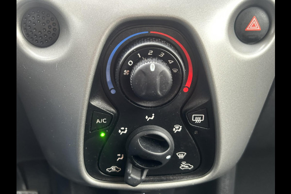 Peugeot 108 1.0 e-VTi Blue Lion 5 deurs Airco Bluetooth Camera Elek ramen Trekhaak