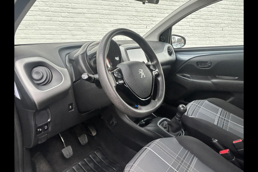 Peugeot 108 1.0 e-VTi Blue Lion 5 deurs Airco Bluetooth Camera Elek ramen Trekhaak