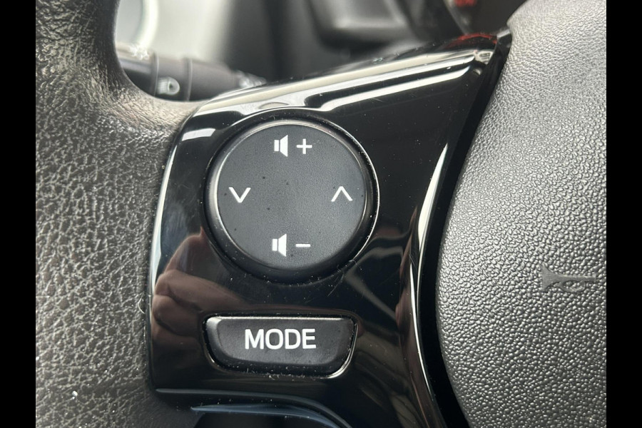 Peugeot 108 1.0 e-VTi Blue Lion 5 deurs Airco Bluetooth Camera Elek ramen Trekhaak