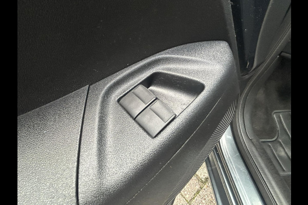 Peugeot 108 1.0 e-VTi Blue Lion 5 deurs Airco Bluetooth Camera Elek ramen Trekhaak