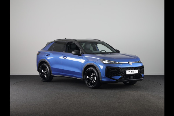 Volkswagen T-Roc R-Line First Edition 1.5 eTSI 110 kW / 150 PK SUV | Panoramaschuif-kanteldak | Assistance Pakket | Trekhaak | Black Style Pakket | Koplampverlichting matrix-led (IQ.LIGHT) | Elek. achterklep | Zwart dak