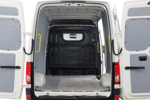 Volkswagen Crafter 35 2.0 TDI 140pk E6 RWD L3H3 (L2H2) Airco/Camera/Trekhaak 3500kg 08-2019