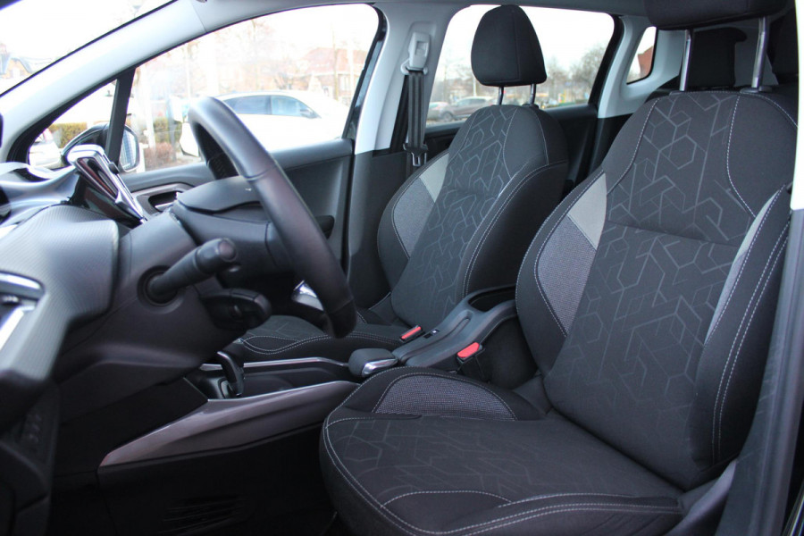 Peugeot 2008 1.2 110PK AUTOMAAT BLUE LION | TREKHAAK | NAVIGATIE | APPLE CARPLAY/ANDROID AUTO | DAB+ | ACHTERUITRIJ CAMERA | PANORAMA DAK | CRUISE | AIRCO |