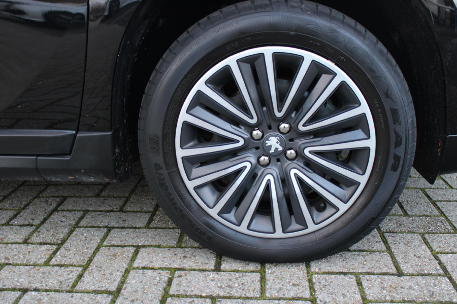 Peugeot 2008 1.2 110PK AUTOMAAT BLUE LION | TREKHAAK | NAVIGATIE | APPLE CARPLAY/ANDROID AUTO | DAB+ | ACHTERUITRIJ CAMERA | PANORAMA DAK | CRUISE | AIRCO |