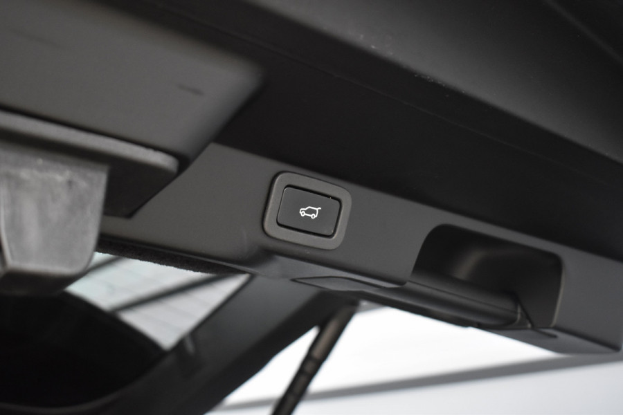 Land Rover Range Rover Sport 5.0 V8 SC SVR 575pk | Pano | Meridian Surround | Matrix | 360 Camera | Trekhaak | Carbon motorkap | CarPlay |