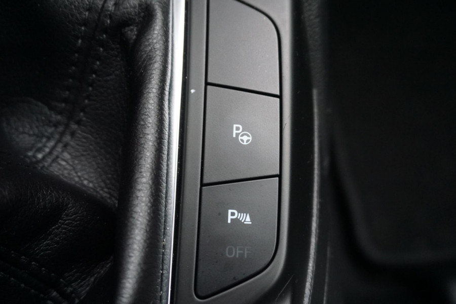 Ford FOCUS Wagon 1.0 EcoB.125pk Hybrid Business/Winterpakket/ Dealeronderhouden/1e Eigenaar.