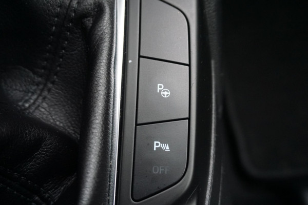 Ford FOCUS Wagon 1.0 EcoB.125pk Hybrid Business/Winterpakket/ Dealeronderhouden/1e Eigenaar.