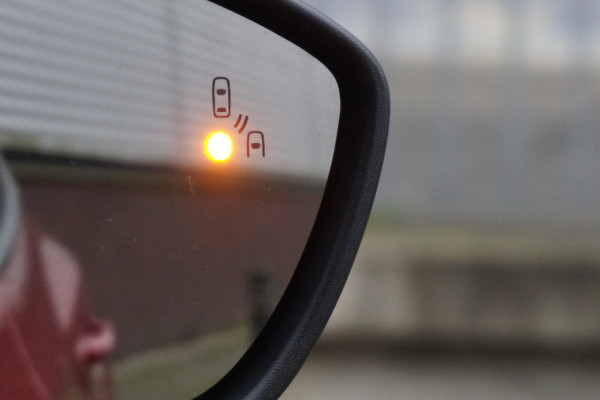 Ford FOCUS Wagon 1.0 EcoB.125pk Hybrid Business/Winterpakket/ Dealeronderhouden/1e Eigenaar.