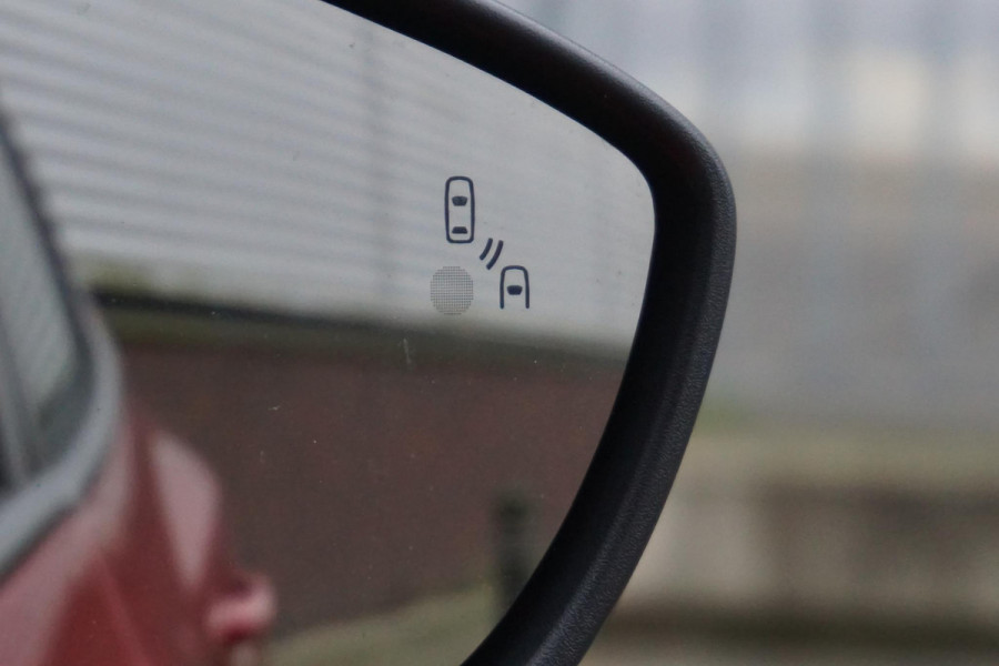 Ford FOCUS Wagon 1.0 EcoB.125pk Hybrid Business/Winterpakket/ Dealeronderhouden/1e Eigenaar.