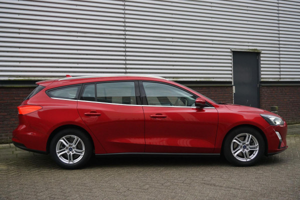 Ford FOCUS Wagon 1.0 EcoB.125pk Hybrid Business/Winterpakket/ Dealeronderhouden/1e Eigenaar.