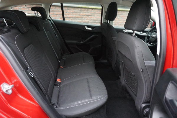 Ford FOCUS Wagon 1.0 EcoB.125pk Hybrid Business/Winterpakket/ Dealeronderhouden/1e Eigenaar.