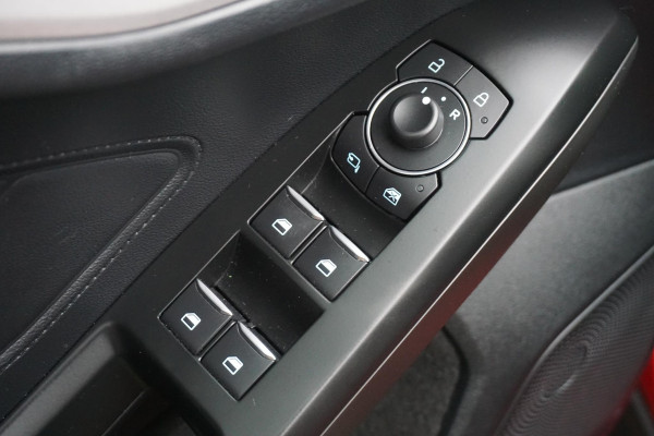 Ford FOCUS Wagon 1.0 EcoB.125pk Hybrid Business/Winterpakket/ Dealeronderhouden/1e Eigenaar.