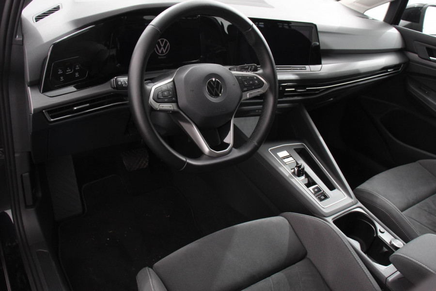 Volkswagen Golf Variant 1.5 eTSI 150pk DSG Style | Navigatie | Apple Carplay/Android Auto | Parkeersensoren | Adaptive Cruise Control | Blind Spot Assist | Stoel-en stuurverwarming | Ledverlichting | Getinte ramen | Climate Control |