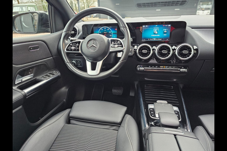 Mercedes-Benz B-Klasse 200 Business Solution Plus | Automaat | Pano | Stoelverwarming | Navi | Camera | Cruise | PDC |