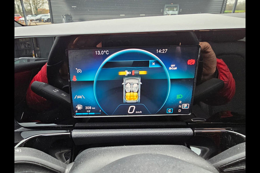 Mercedes-Benz B-Klasse 200 Business Solution Plus | Automaat | Pano | Stoelverwarming | Navi | Camera | Cruise | PDC |
