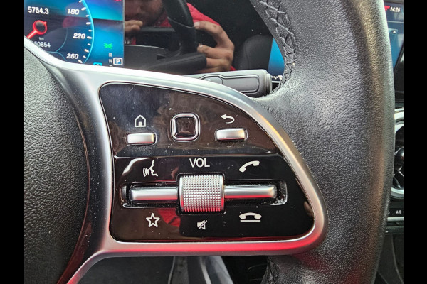 Mercedes-Benz B-Klasse 200 Business Solution Plus | Automaat | Pano | Stoelverwarming | Navi | Camera | Cruise | PDC |