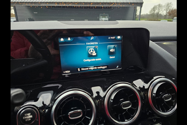 Mercedes-Benz B-Klasse 200 Business Solution Plus | Automaat | Pano | Stoelverwarming | Navi | Camera | Cruise | PDC |