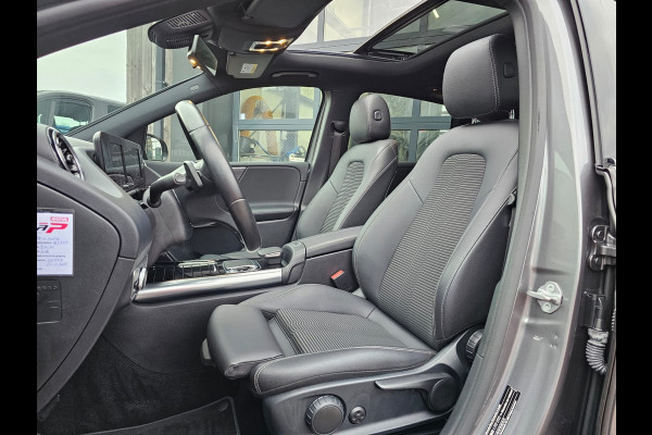 Mercedes-Benz B-Klasse 200 Business Solution Plus | Automaat | Pano | Stoelverwarming | Navi | Camera | Cruise | PDC |