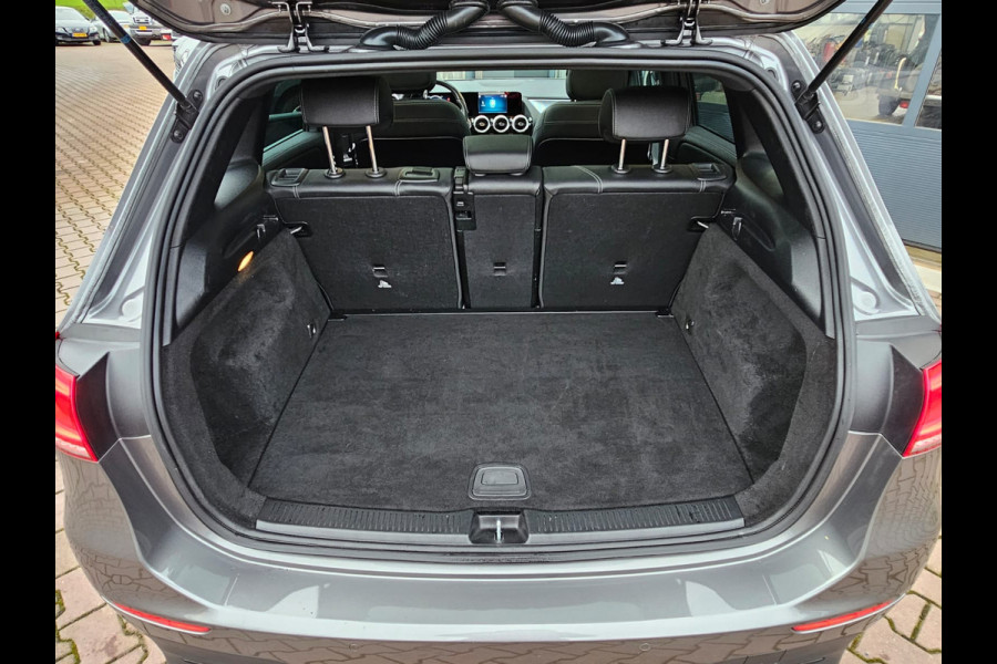 Mercedes-Benz B-Klasse 200 Business Solution Plus | Automaat | Pano | Stoelverwarming | Navi | Camera | Cruise | PDC |