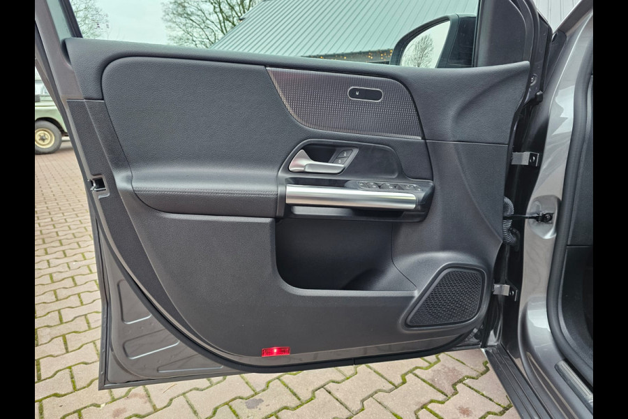 Mercedes-Benz B-Klasse 200 Business Solution Plus | Automaat | Pano | Stoelverwarming | Navi | Camera | Cruise | PDC |