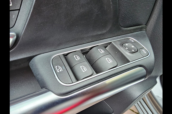 Mercedes-Benz B-Klasse 200 Business Solution Plus | Automaat | Pano | Stoelverwarming | Navi | Camera | Cruise | PDC |
