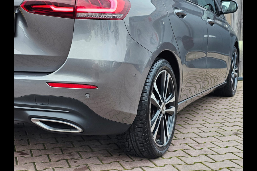 Mercedes-Benz B-Klasse 200 Business Solution Plus | Automaat | Pano | Stoelverwarming | Navi | Camera | Cruise | PDC |