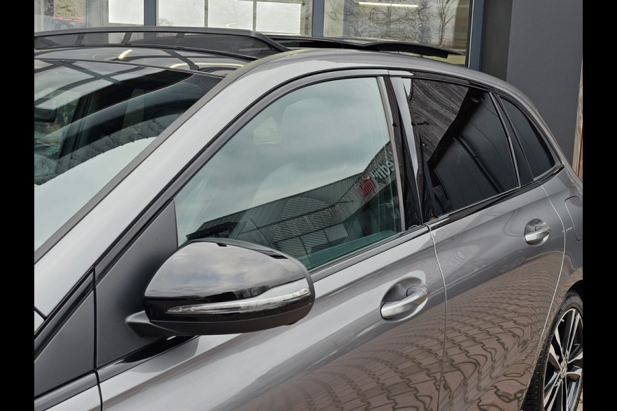 Mercedes-Benz B-Klasse 200 Business Solution Plus | Automaat | Pano | Stoelverwarming | Navi | Camera | Cruise | PDC |