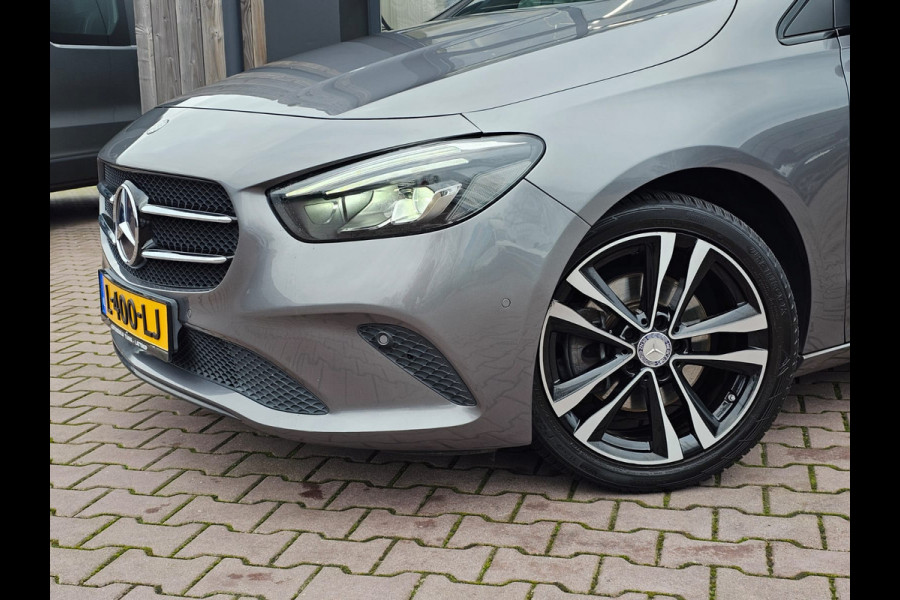 Mercedes-Benz B-Klasse 200 Business Solution Plus | Automaat | Pano | Stoelverwarming | Navi | Camera | Cruise | PDC |